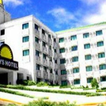 Days Hotel Mactan Cebu Lapu-Lapu City Exterior photo
