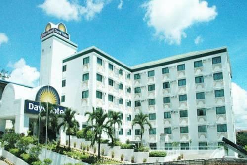 Days Hotel Mactan Cebu Lapu-Lapu City Exterior photo